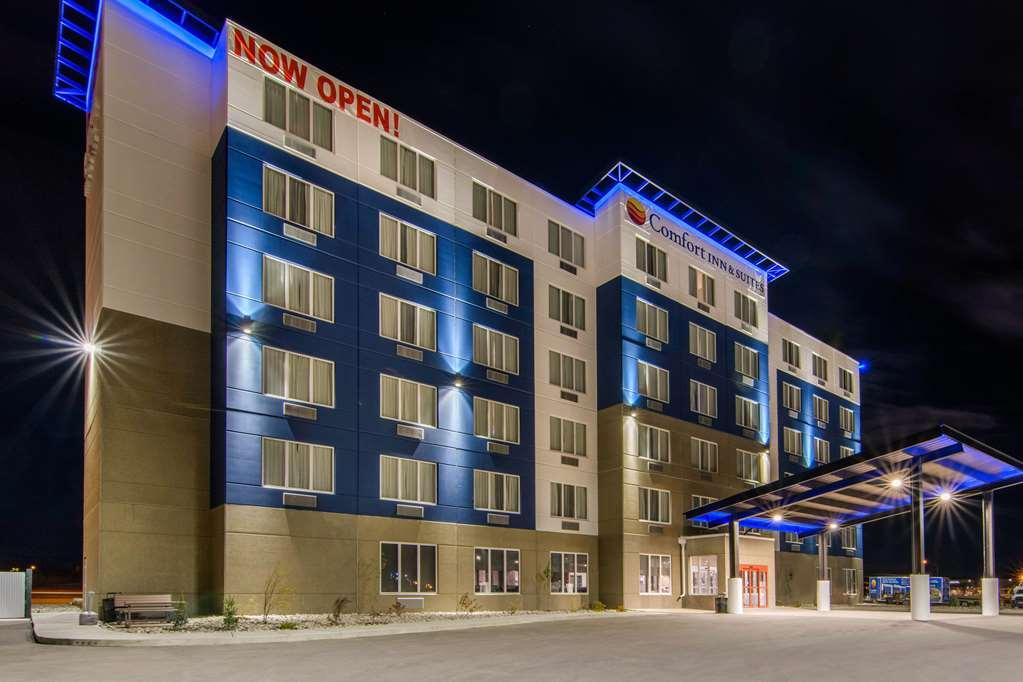 Comfort Inn & Suites North Battleford Exterior photo